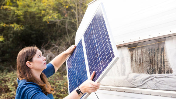 SOLAR POWER AND PANELS FOR RVS AND TRAVEL TRAILERS: ULTIMATE GUIDE