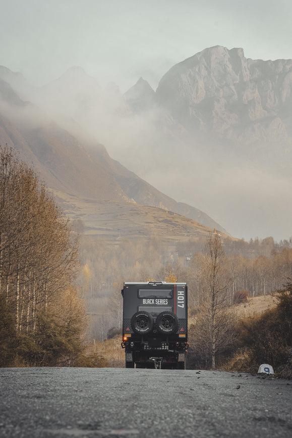 Black Series Luxury Overland Camper – Premium Interiors & Off-Grid Living Comfort