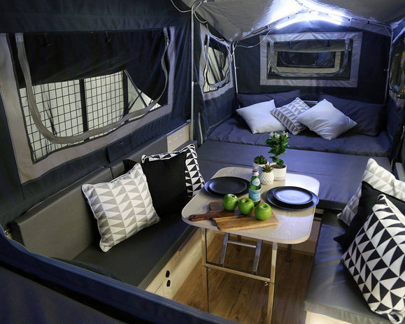 Good Travel Trailers in the USA: Best Lightweight, Couple-Friendly & Road-Trip Options by Black Series