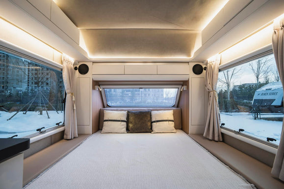 Flush-Mount Windows – Premium Trailer Windows by Black Series